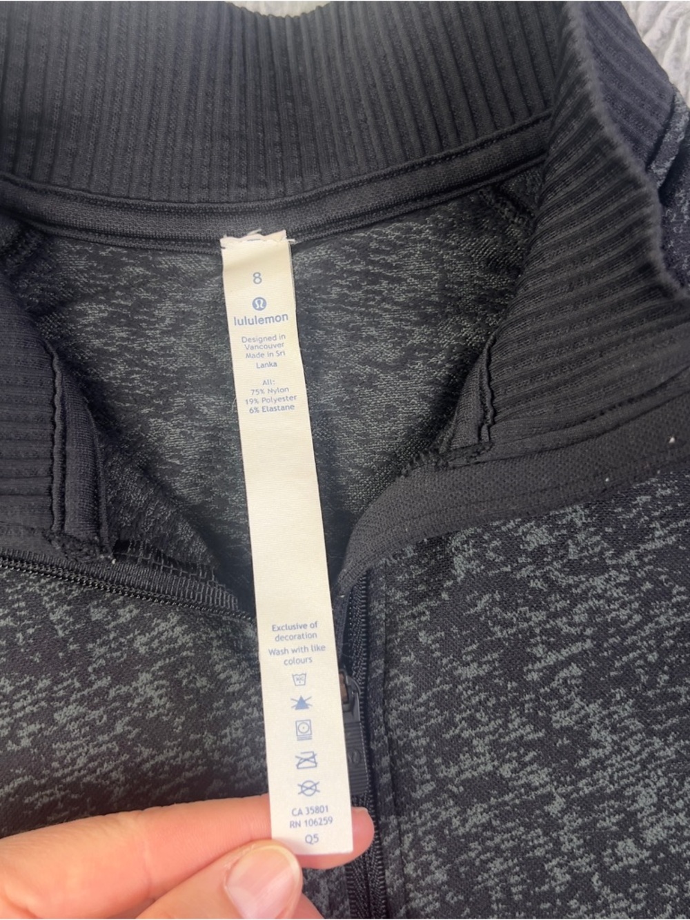 Lululemon Quarter Zip Pullover Womens 8 Gray Black Charcoal Athletic Preppy LS - Picture 5 of 9